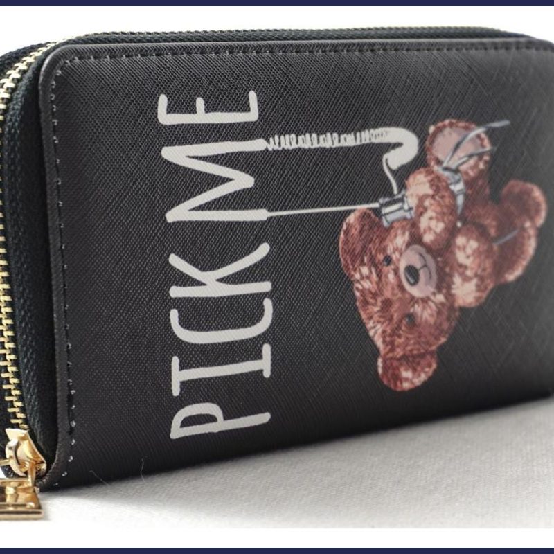 Női macis pénztárca felirattal, poliészter, fekete, "pick me" nagymeretunoitaska-hu b