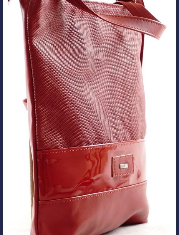 VIA55 elegáns női keresztpántos táska alul 2 sávval, rostbőr, piros nagymeretunoitaska-hu b
