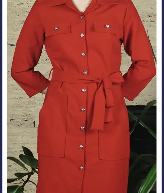 Női elegáns gombos ruha, piros nagymeretunoitaska-hu 1